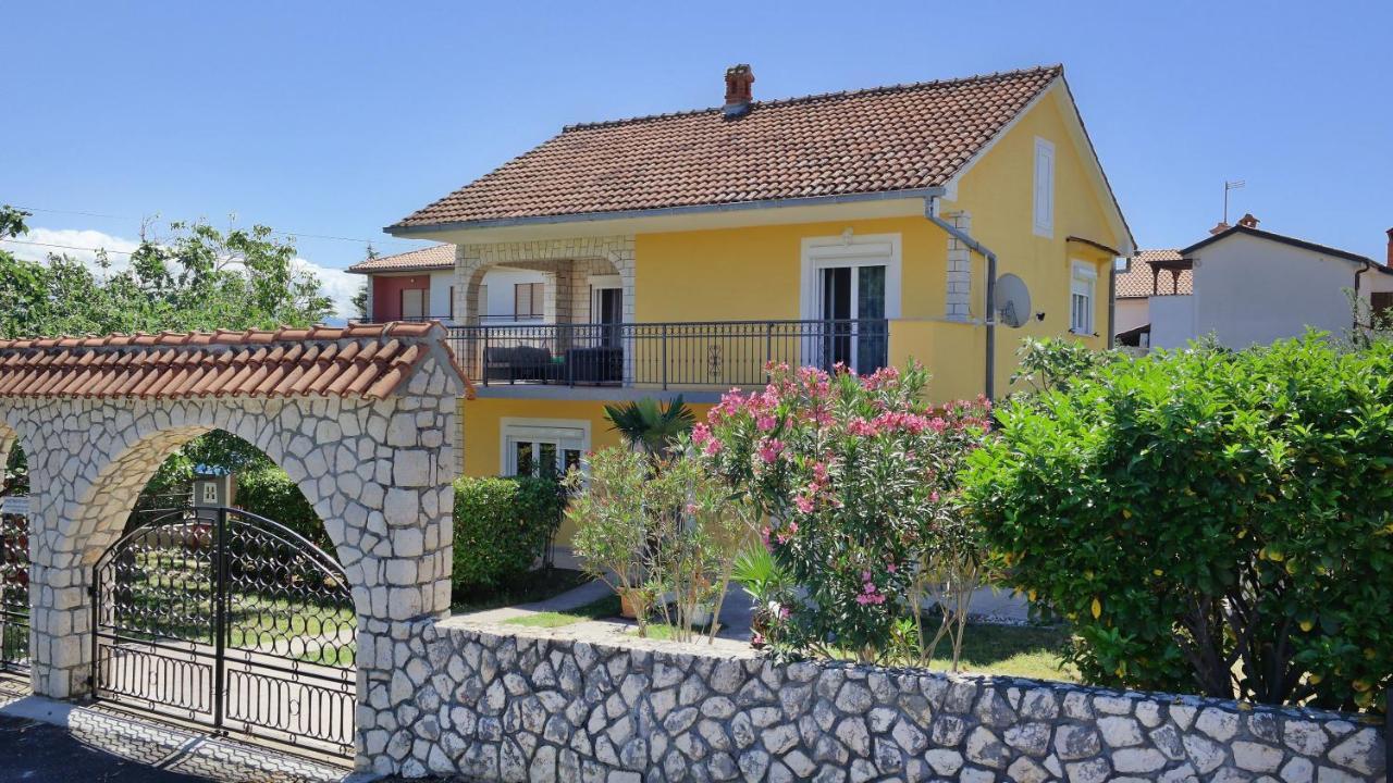 Holiday House Holek Šilo Buitenkant foto