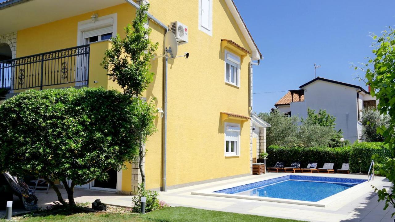 Holiday House Holek Šilo Buitenkant foto