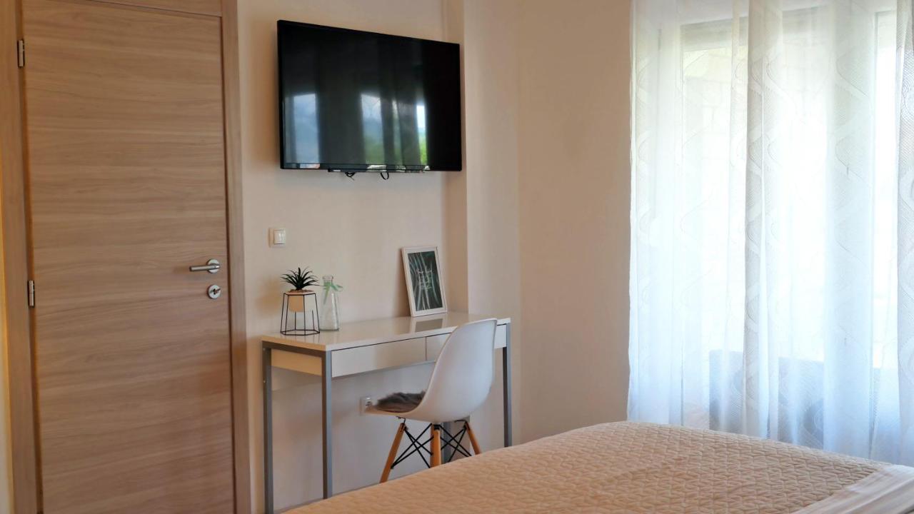 Holiday House Holek Šilo Buitenkant foto