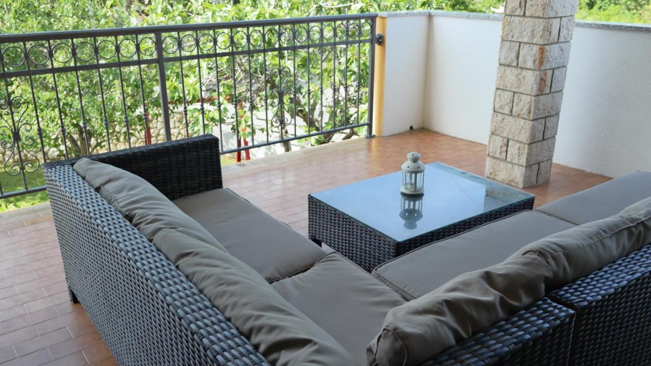 Holiday House Holek Šilo Buitenkant foto