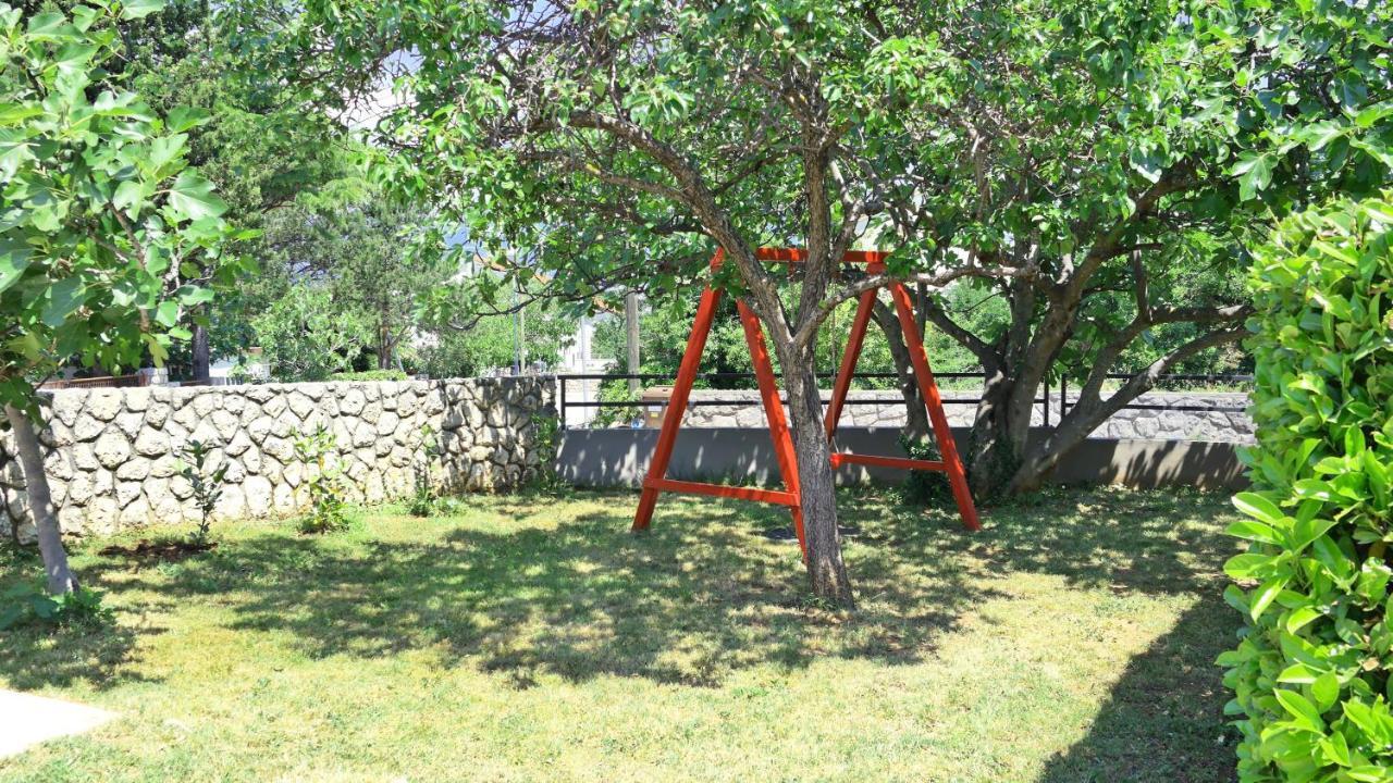 Holiday House Holek Šilo Buitenkant foto
